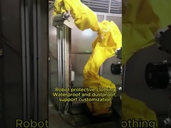 Om veiligheidsredenen moet de robot beschermende kleding dragen