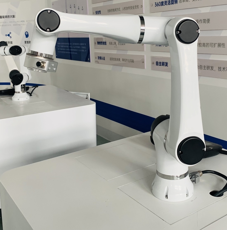 Cobot 6 van de het Wapen Automatische Oogst en Plaats van de As het Samenwerkingsrobot het Schroeven Lassen Assembleren