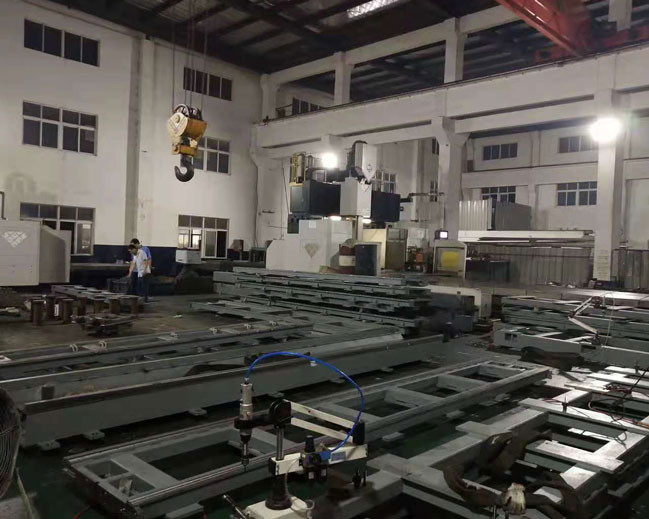 Regelbaar Robot Lineair Spoor Cnc die voor Halfingesloten Spoor in Ruwe Milieu's verbinden