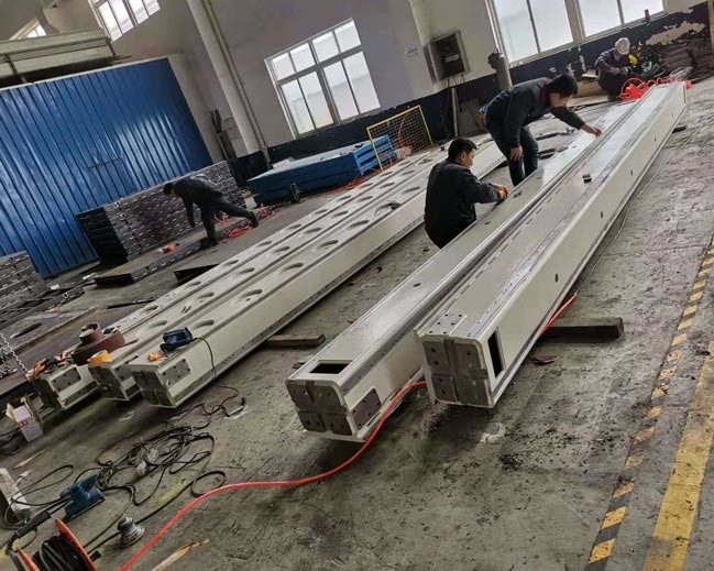 Regelbaar Robot Lineair Spoor Cnc die voor Halfingesloten Spoor in Ruwe Milieu's verbinden