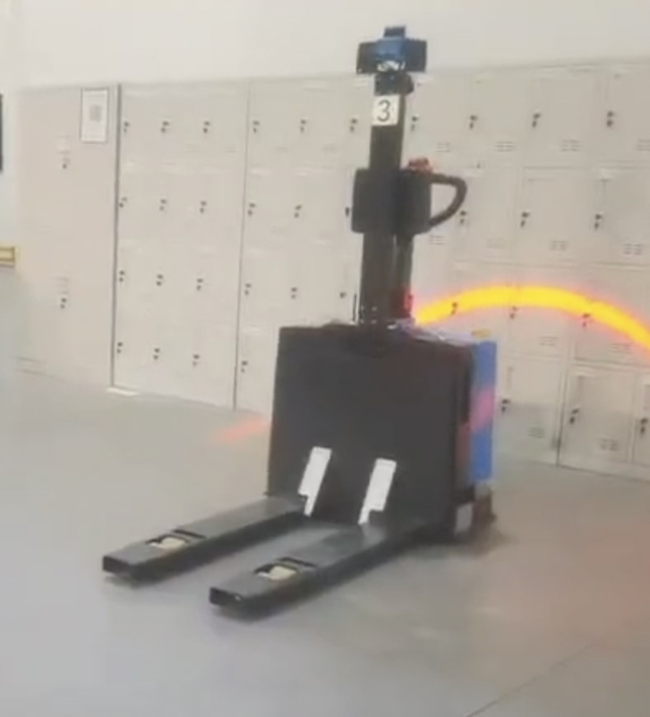 Fabrieksgeautomatiseerd navigatievoertuig met automatisch opladen 1500 kg laadvermogen 24-uurs uithoudingsvermogen